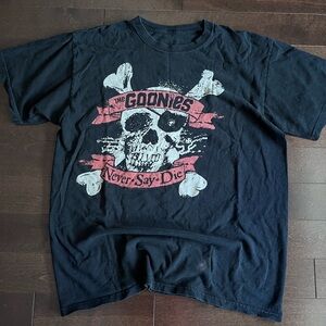 Vintage The Goonies Never Say Die Graphic Warner Bros Movie Promo T-Shirt